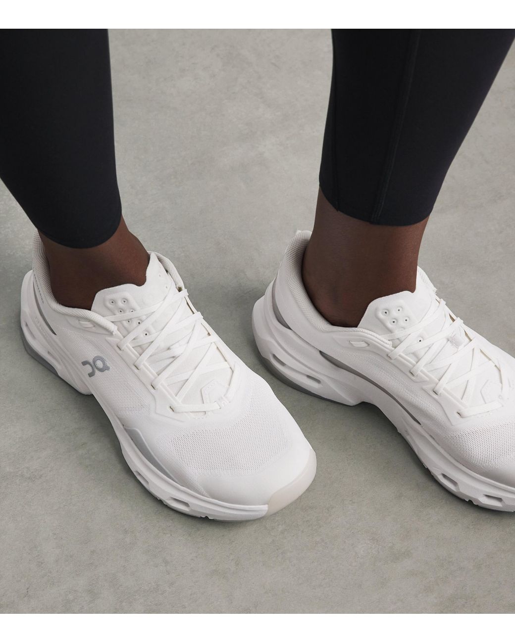 On Shoes White Cloudpulse 2 Trainers