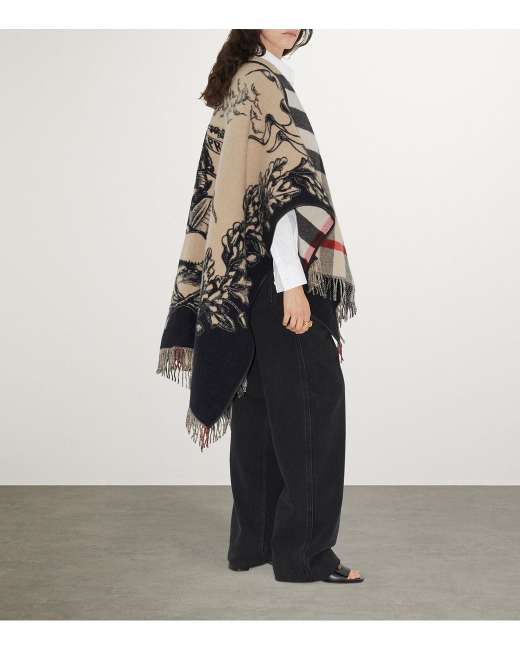Burberry Natural Wool Reversible Check Ekd Cape
