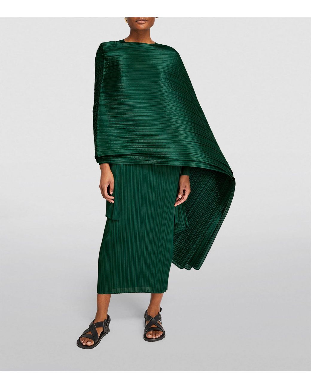 Pleats Please Issey Miyake Basics Madame-T Stole in Green | Lyst