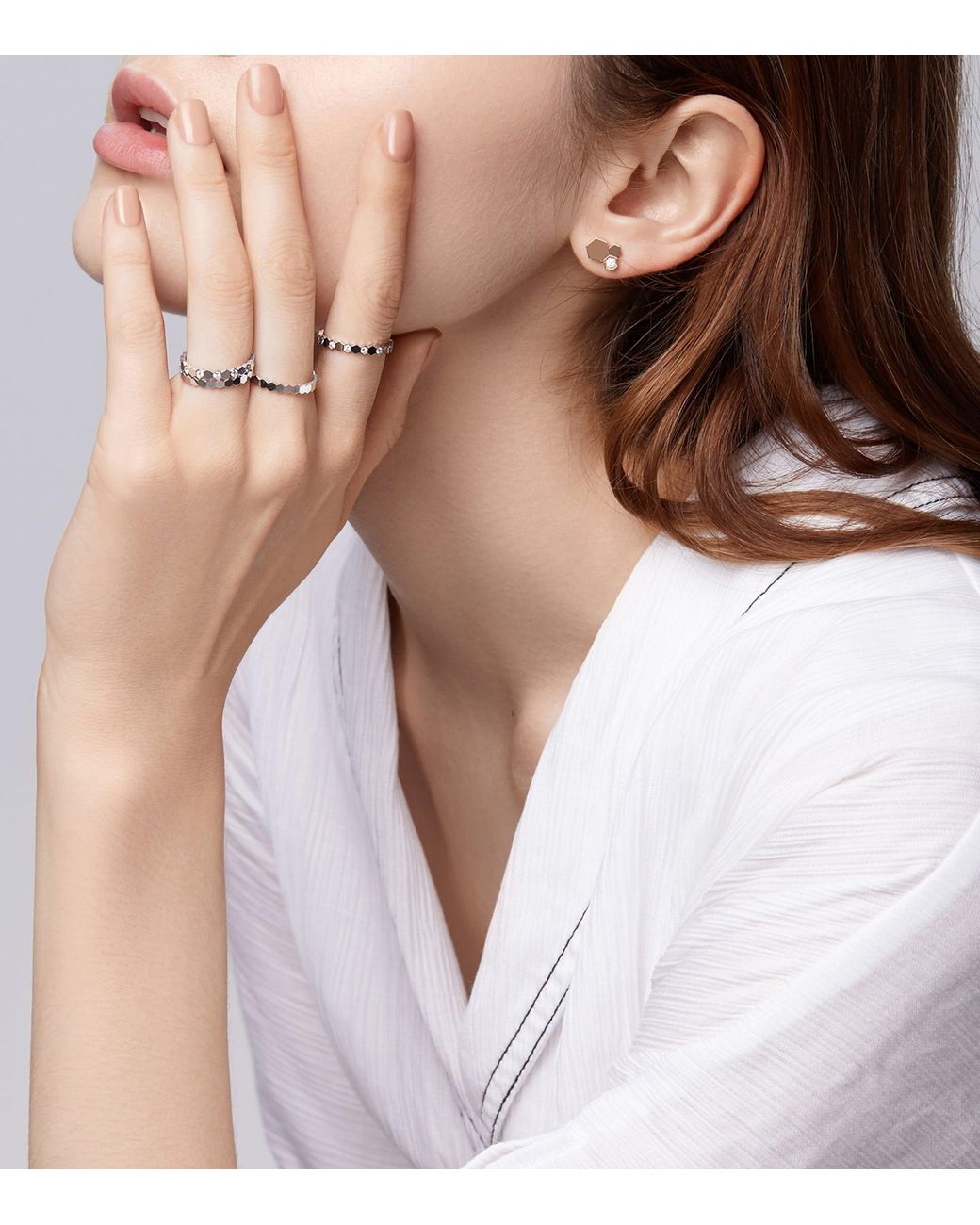 Chaumet Natural And Diamond Bee De Earrings
