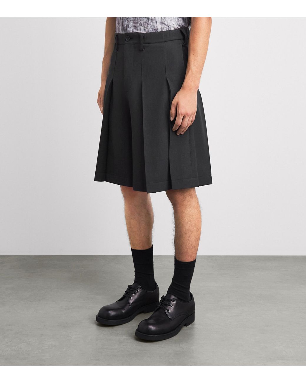 IM MEN Black Pleated Cornice Shorts for men