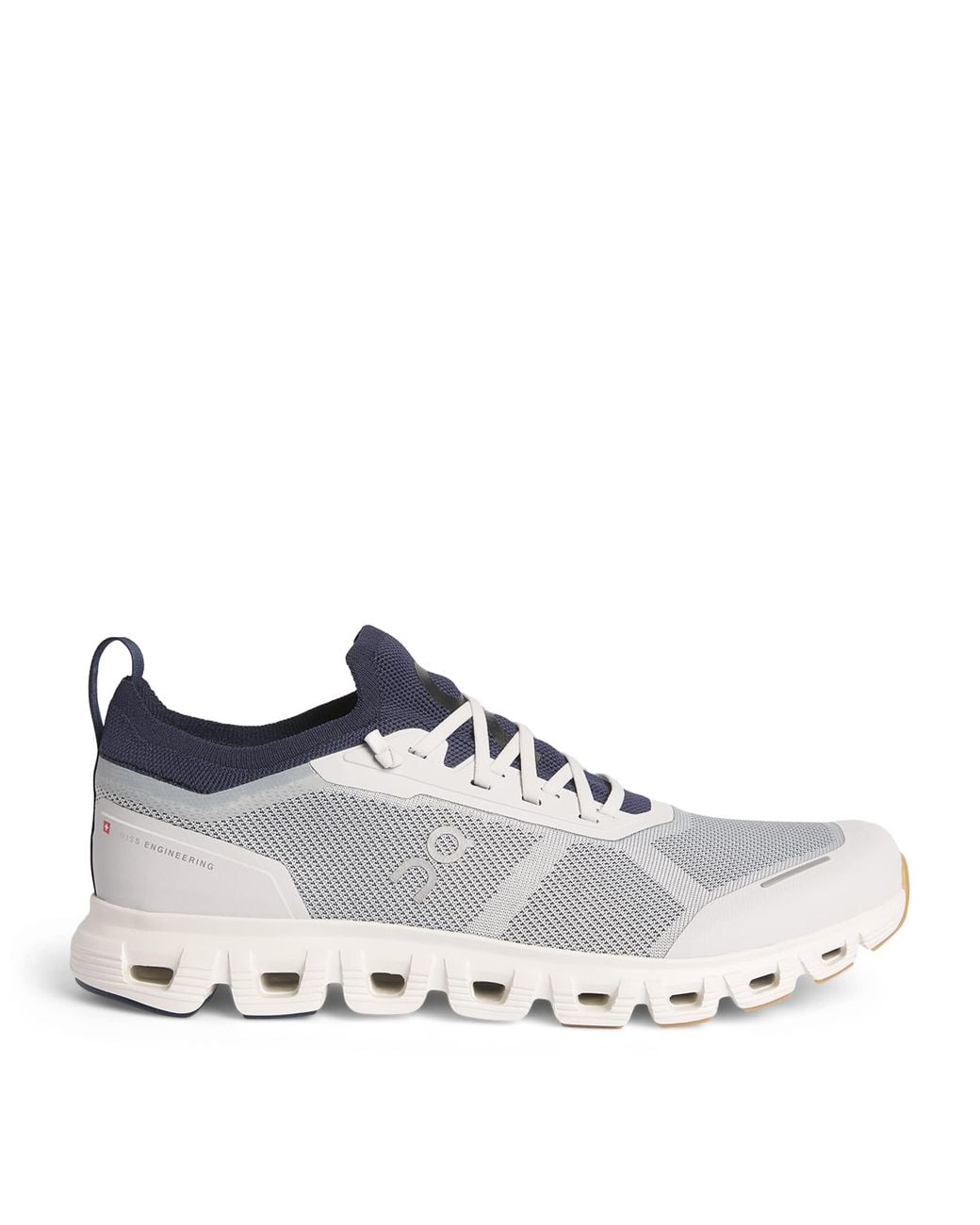 On Shoes White Cloud 6 Versa Trainers for men