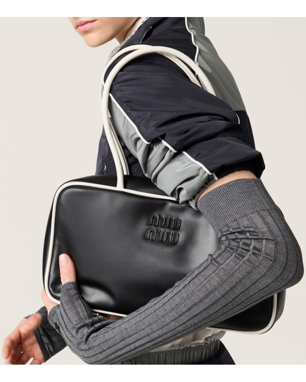 ハンドバッグ MIU MIU BLACK LEATHER BEAU TOP HANDLE BAG Miu Miu Leather Beau Bag | Black | FARFETCH CA