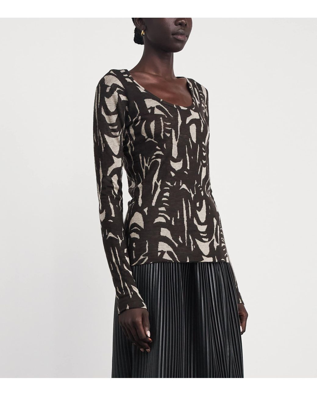 Joseph Black Cashmere Villa Long-Sleeve T-Shirt