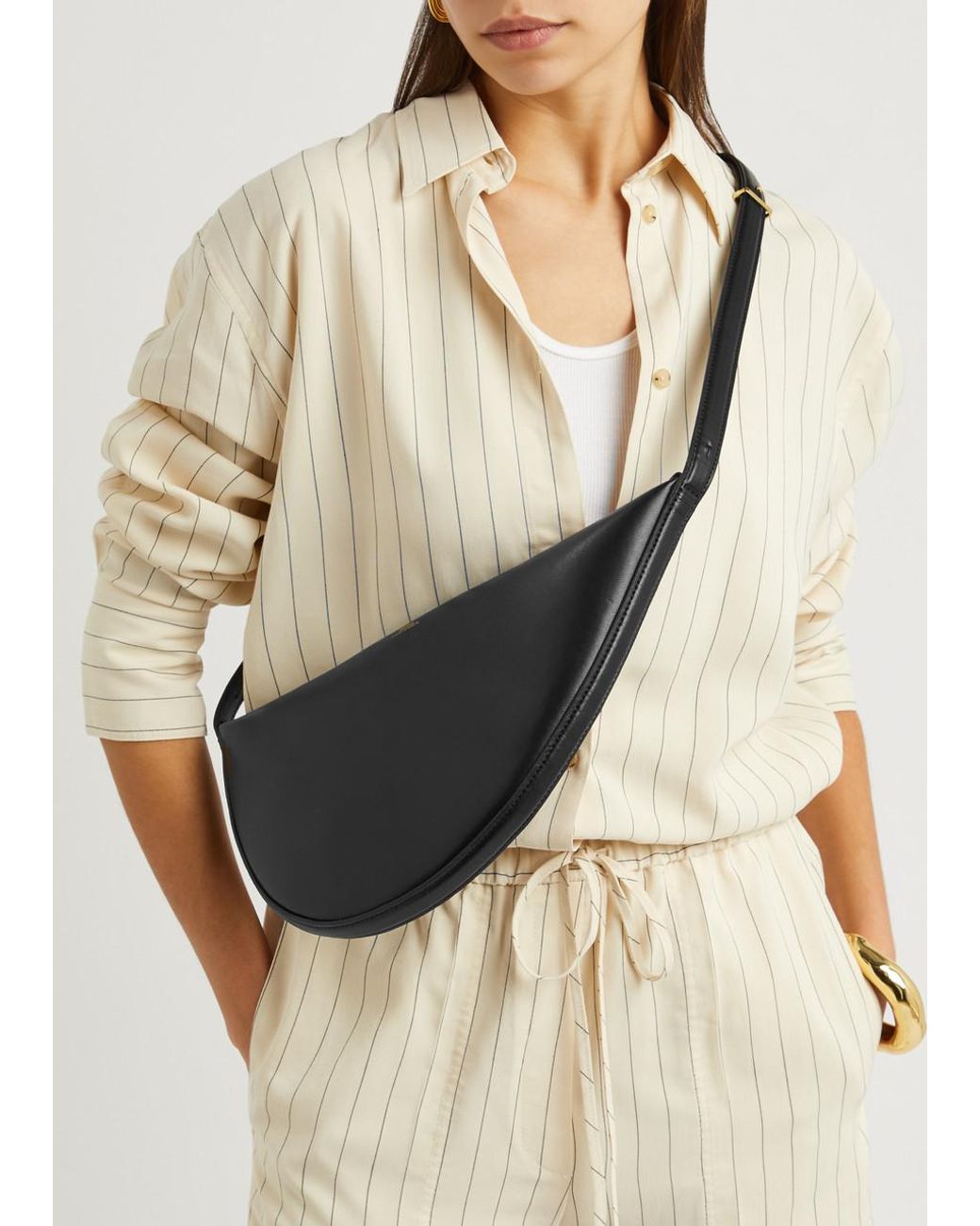TOTEME Totême Scoop Leather Shoulder Bag in Black | Lyst