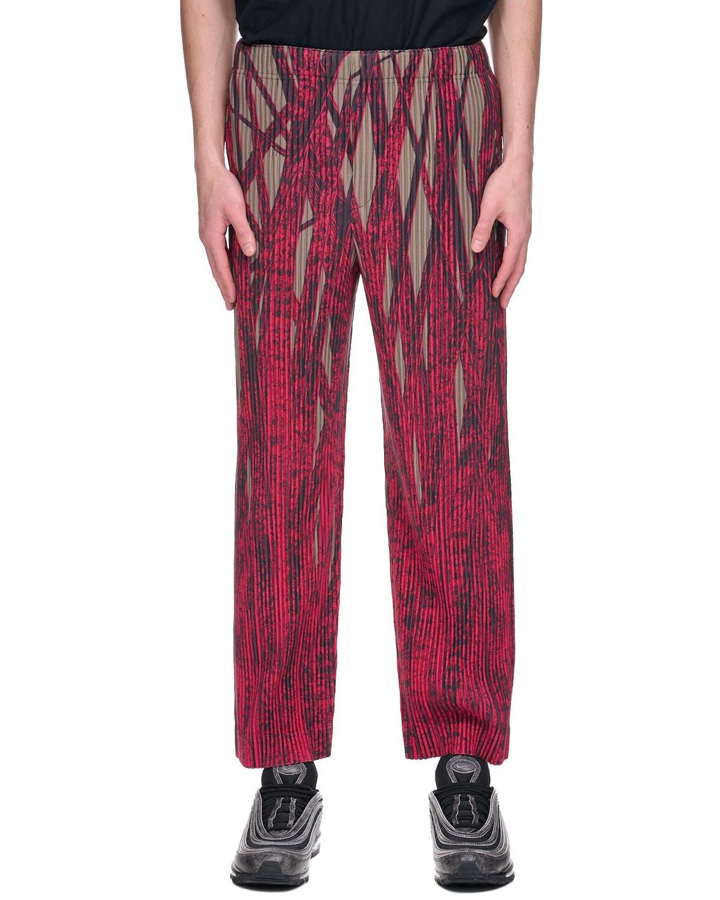 Homme Plissé Issey Miyake Grass Field Trousers in Red for Men | Lyst