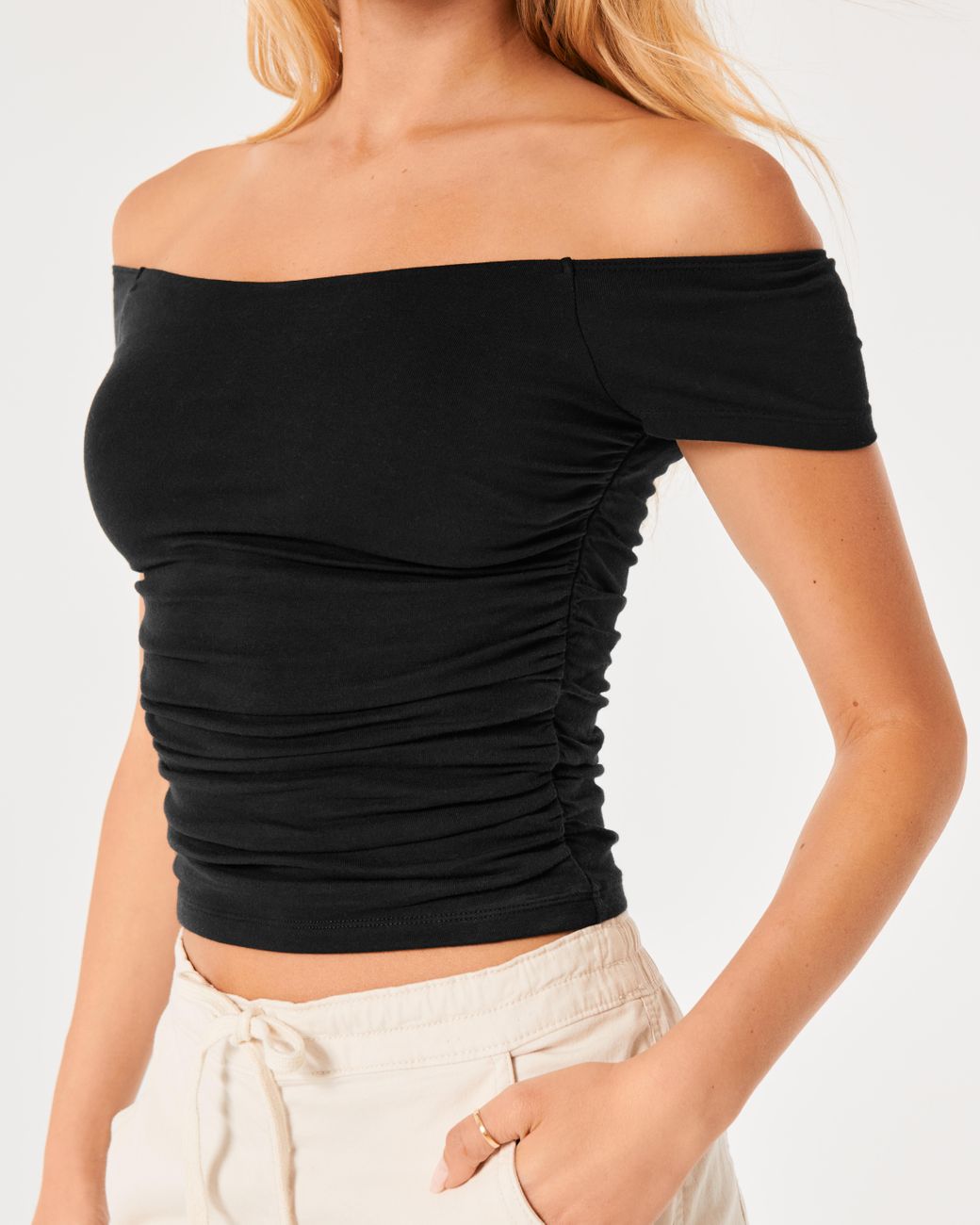 Hollister canada deals off shoulder top