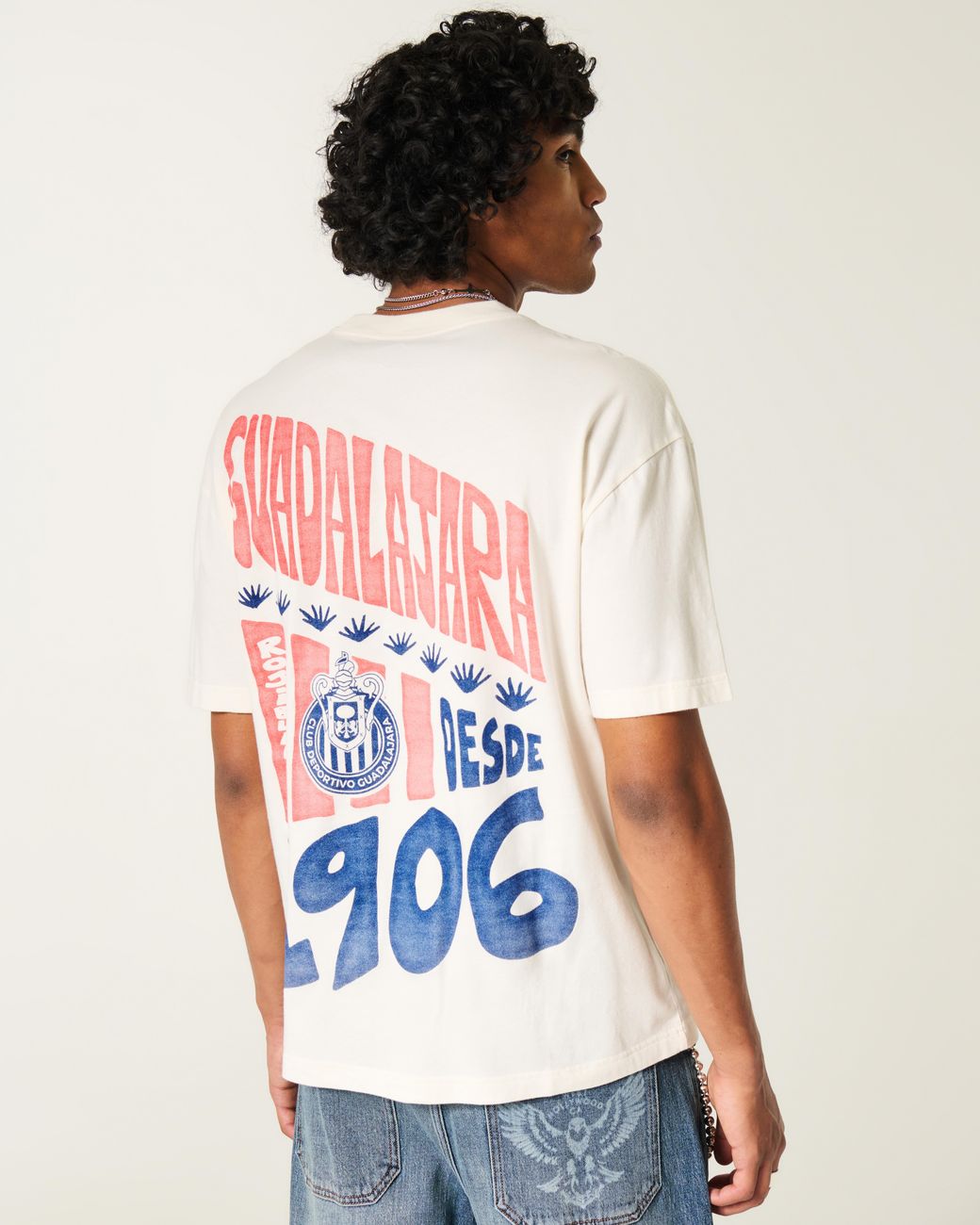 Hollister White Club Deportivo Guadalajara Graphic Tee for men