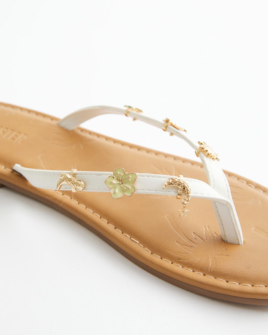 Hollister White Desert Music Festival Charm 6-pack