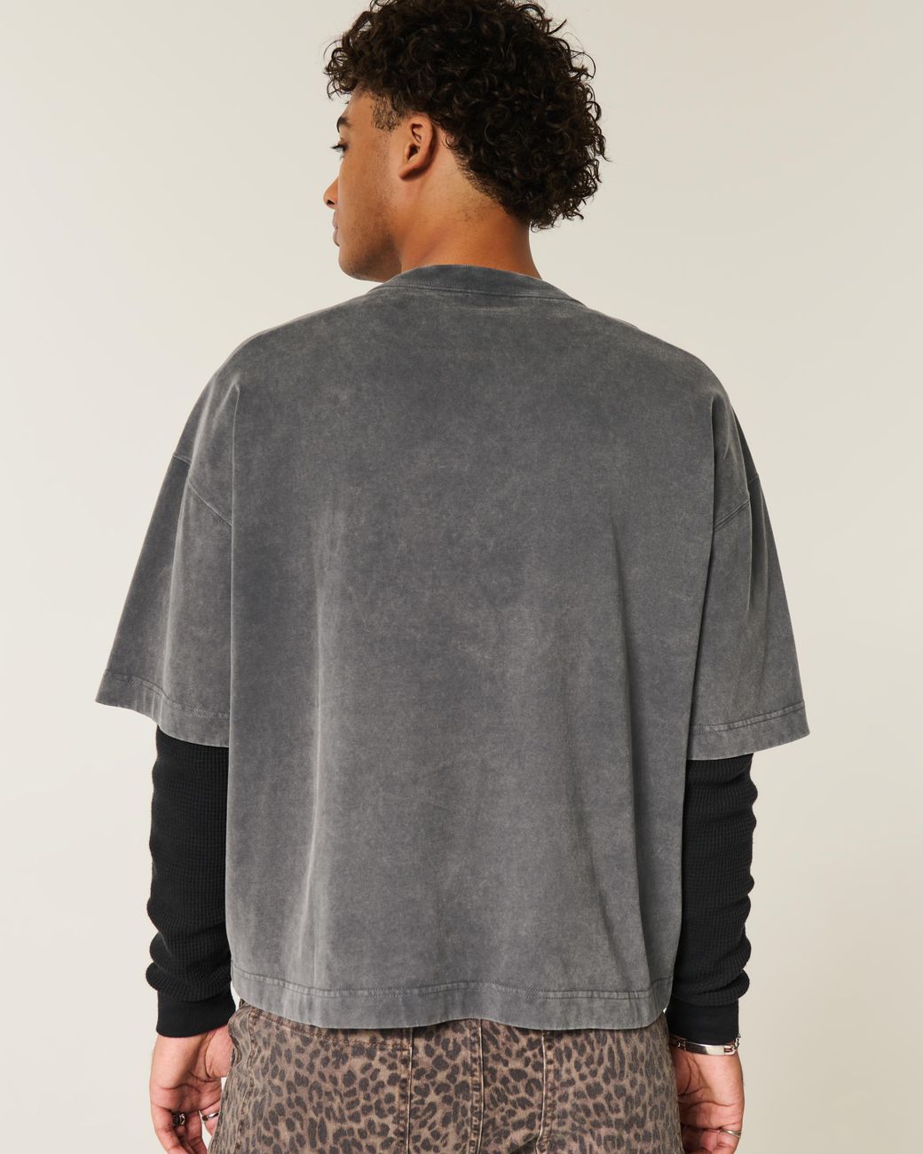 Hollister Gray Heavyweight Baggy Crop Varsity Graphic Football Tee for men