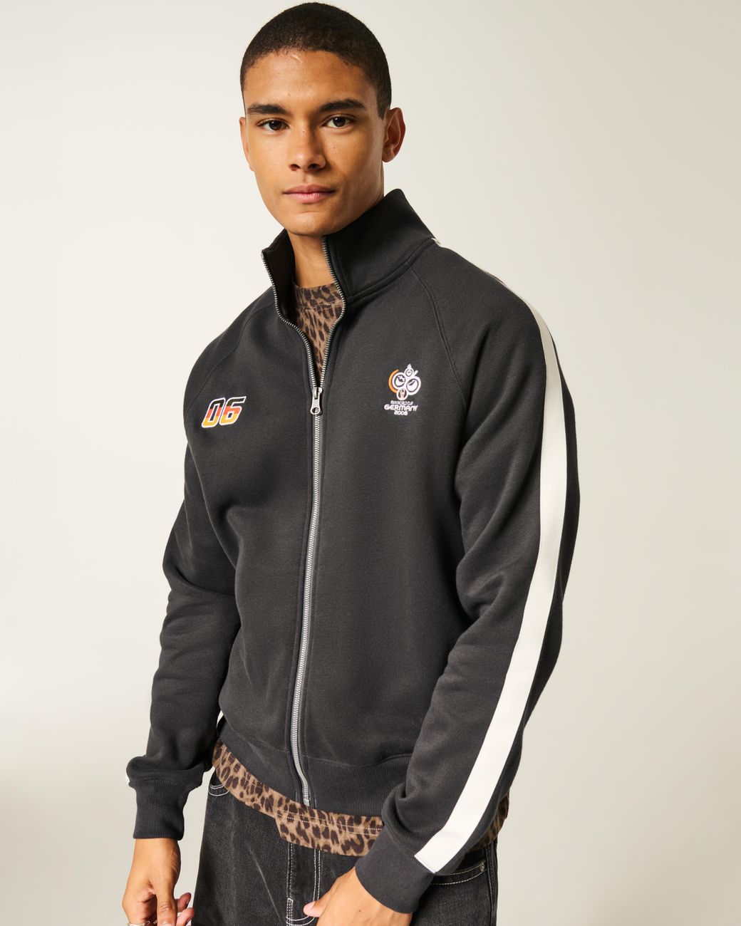 hollister-VERBLASSTES-SCHWARZ-