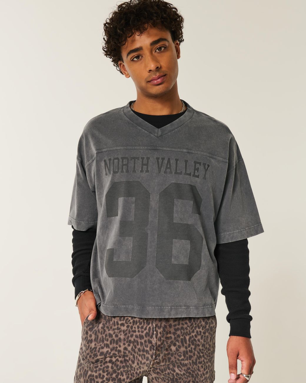 Hollister Gray Heavyweight Baggy Crop Varsity Graphic Football Tee for men