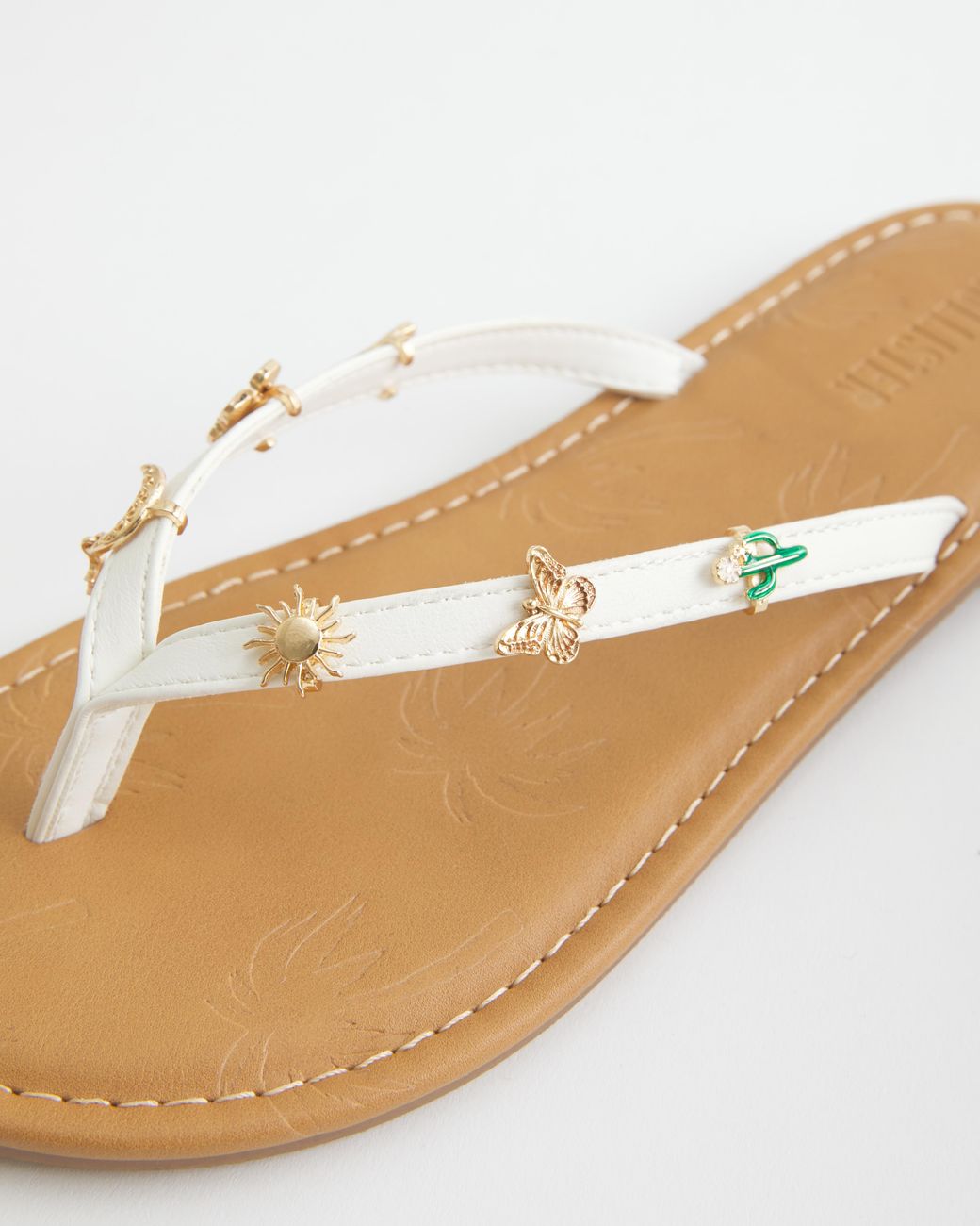Hollister White Desert Music Festival Charm 6-pack