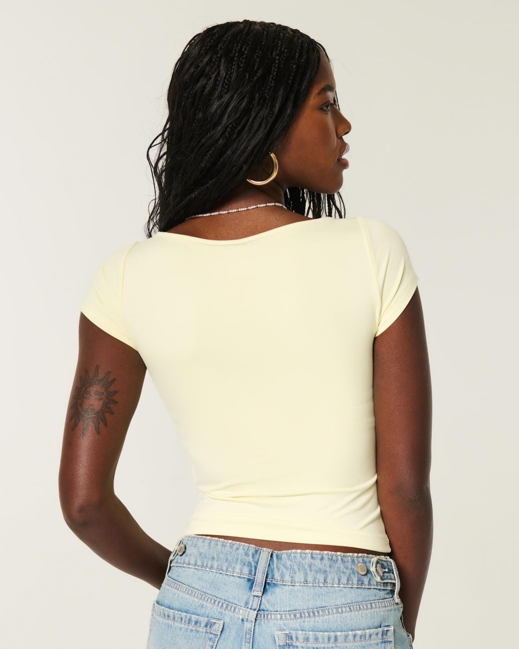 Hollister Natural Short-sleeve Seamless Fabric Slash-neck T-shirt