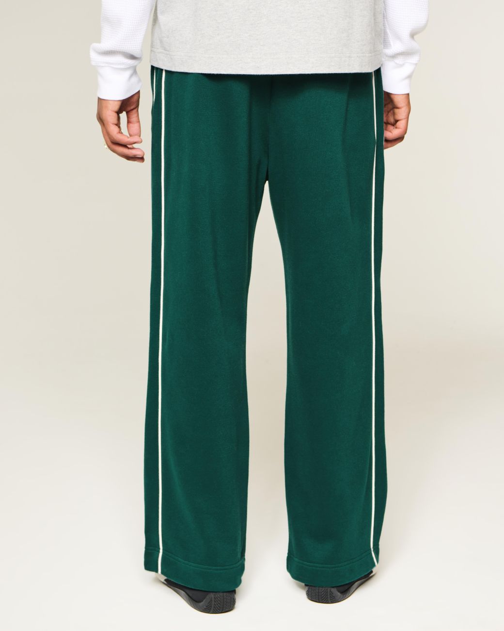 Hollister Green Piped Super Baggy Sweatpants for men