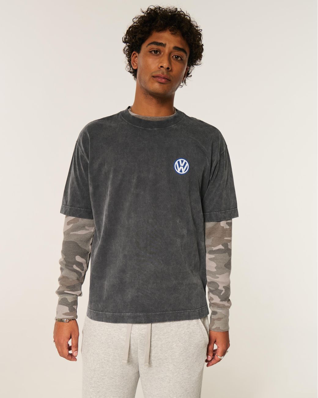 Hollister Multicolor Boxy Heavyweight Volkswagen Graphic Tee for men