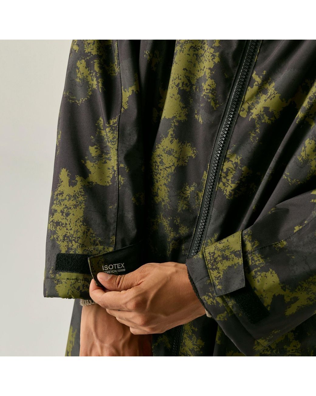 Regatta Black Adult Waterproof Changing Robe Pro