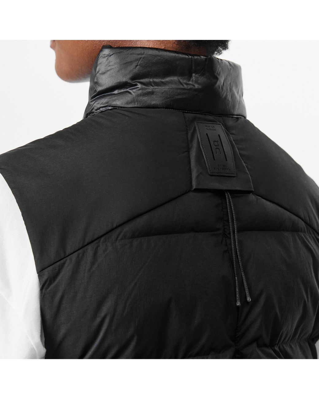 On Shoes Black Challenger Water Resistant Thermolite Puffer Gilet