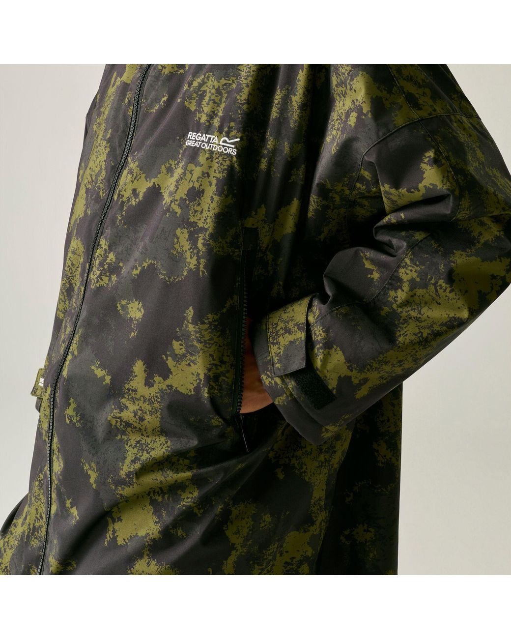 Regatta Black Adult Waterproof Changing Robe Pro