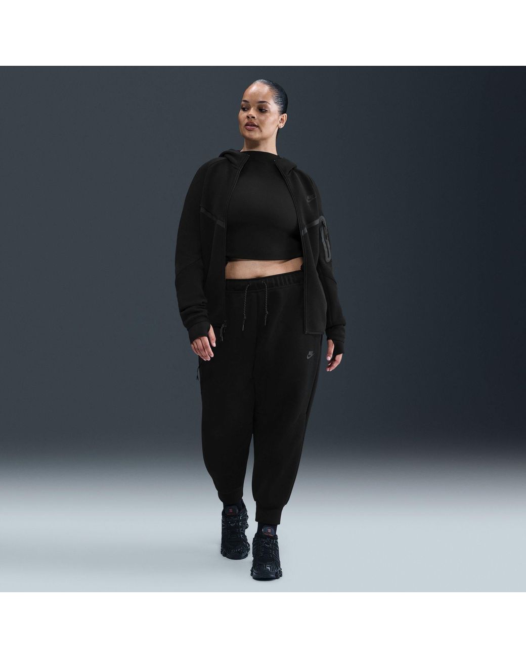 Nike Black Nsw Tech Fleece Tapered-Fit Joggers