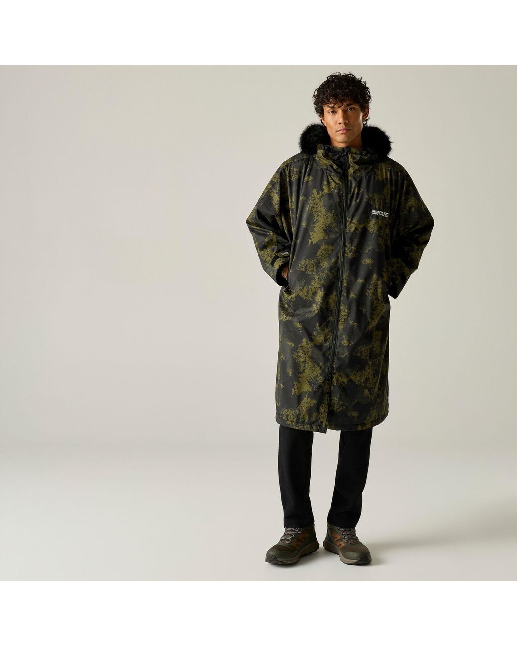 Regatta Black Adult Waterproof Changing Robe Pro