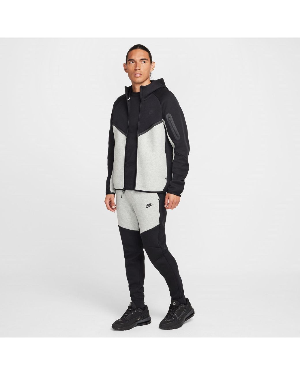 Nike Multicolor Tech Fleece Joggers for men