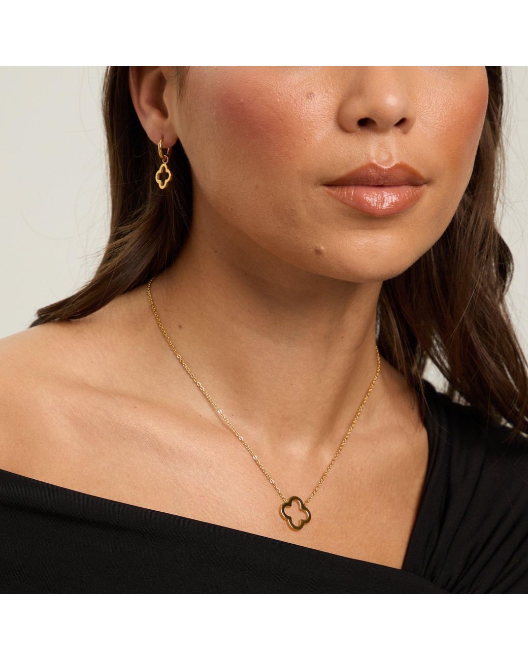 Jon Richard Metallic Waterproof Plated Clover Pendant