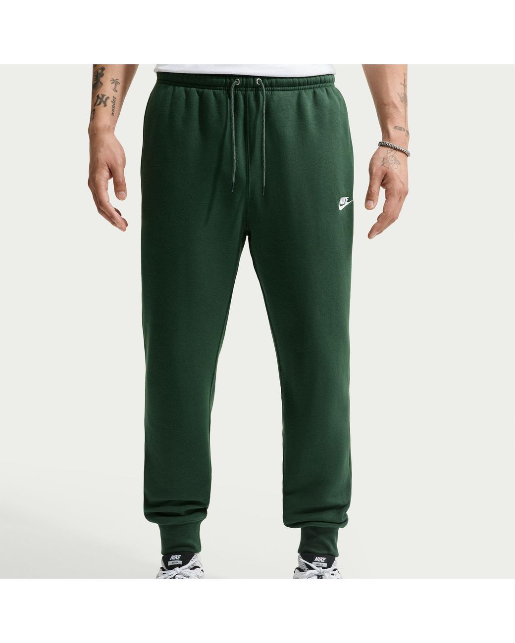 Nike Green Sportswear Club Fleece Jogging Pants for men