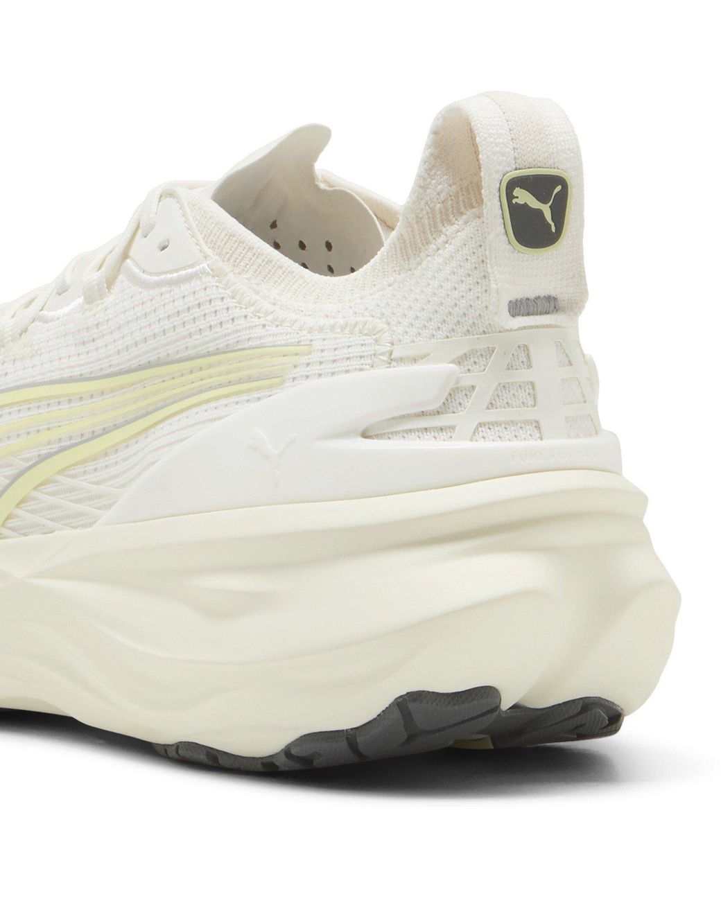PUMA White Foreverrun Nitro 2 Everyday Stable Road Running Shoes for men