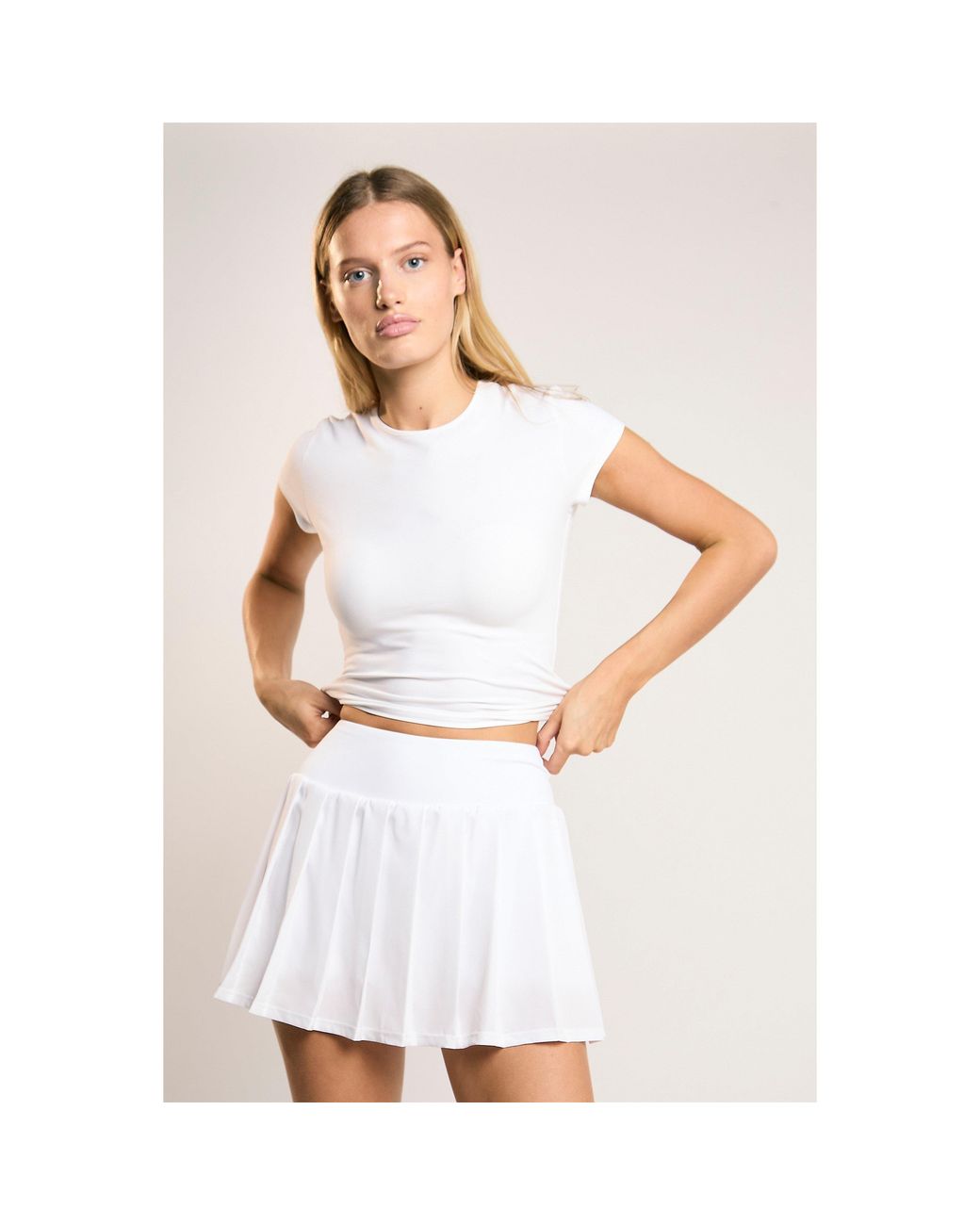 agon® White Signature Scoop-Neck Crop-Top