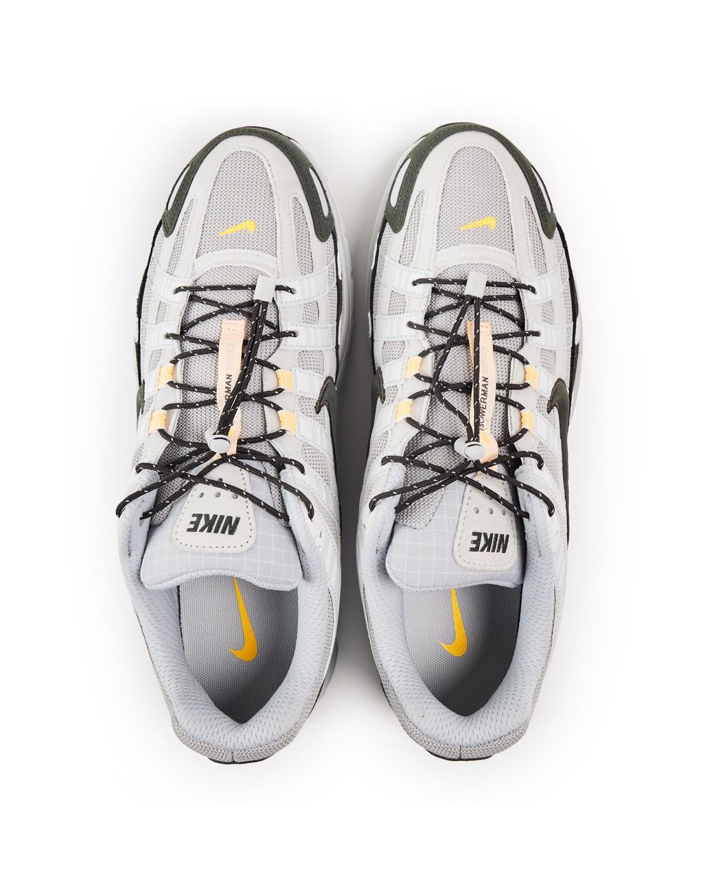 Nike White Simple Sports Shoes for men