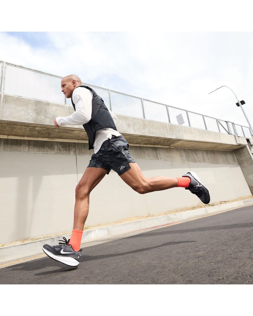 Nike Black Vomero 17 Road Running Shoes for men