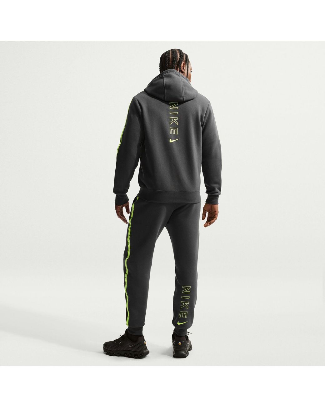 Nike Black Closed Hem Fleece Joggers for men