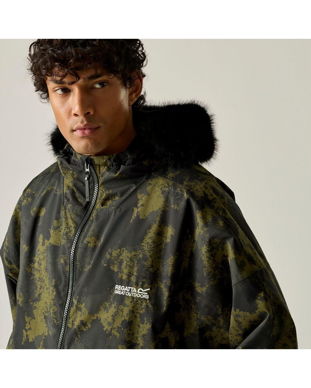Regatta Black Adult Waterproof Changing Robe Pro