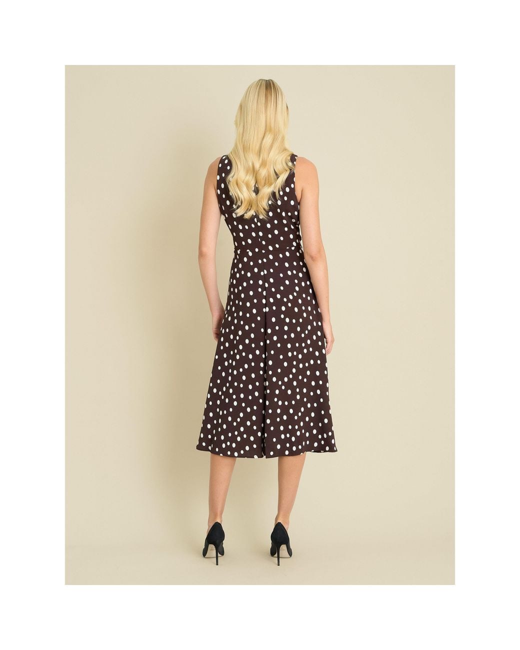Gina Bacconi Natural Lacinda Sleeveless Shift Dress