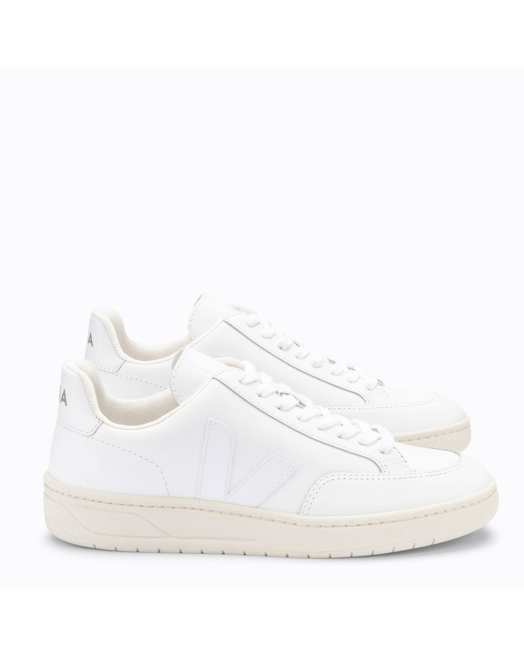 Veja White V-12 for men
