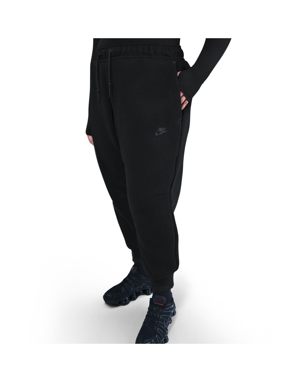 Nike Black Nsw Tech Fleece Tapered-Fit Joggers