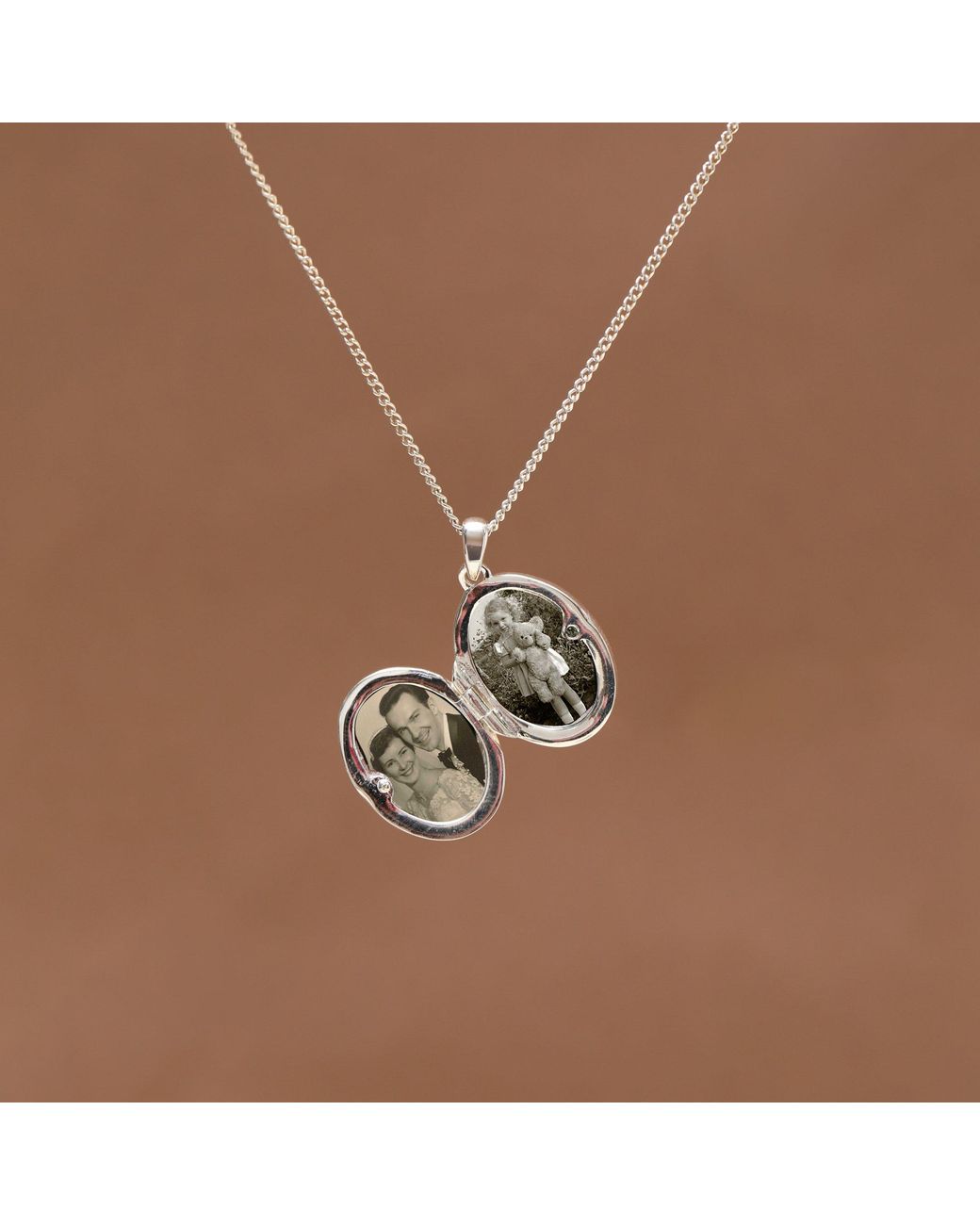 Inicio Metallic Sterling Tree Of Love Locket