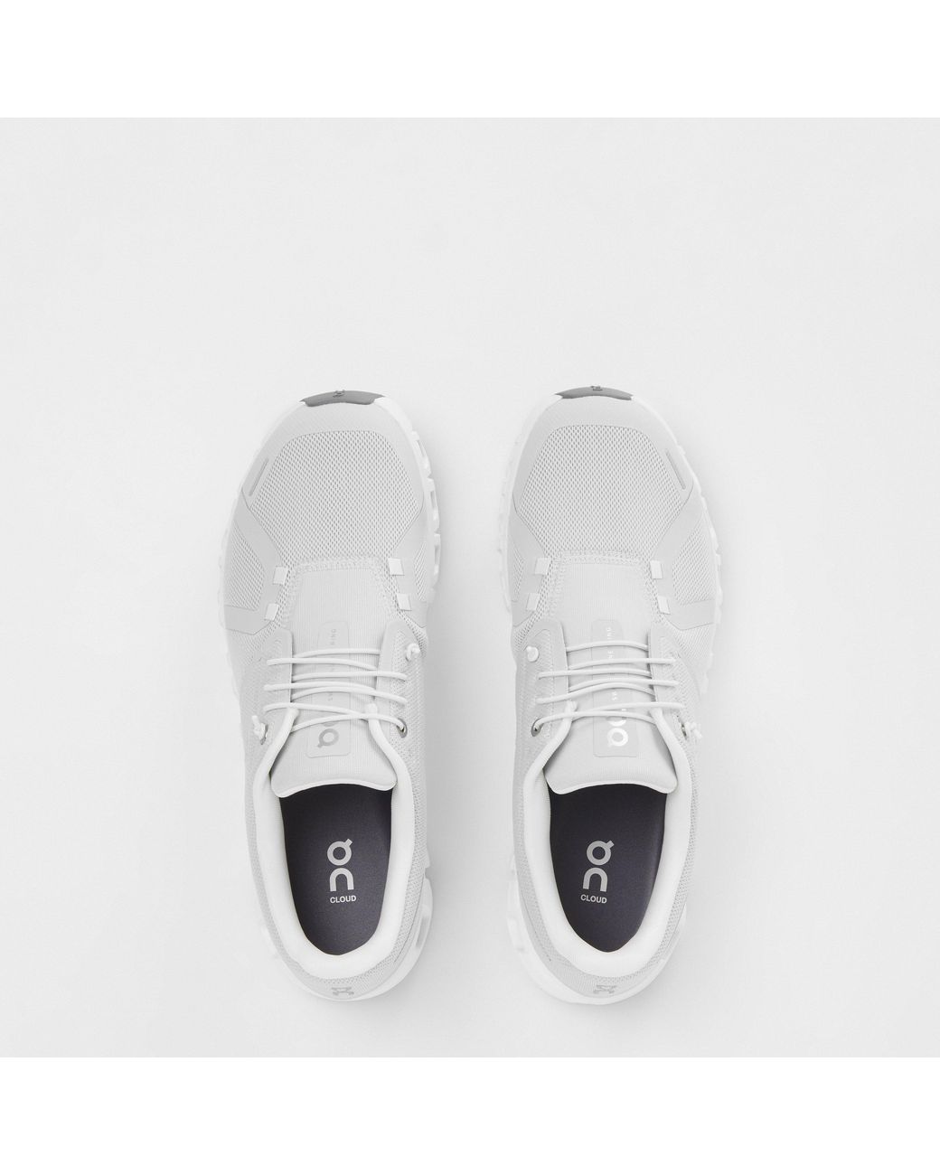 On Shoes White Cloud 6 Running Shoes for men