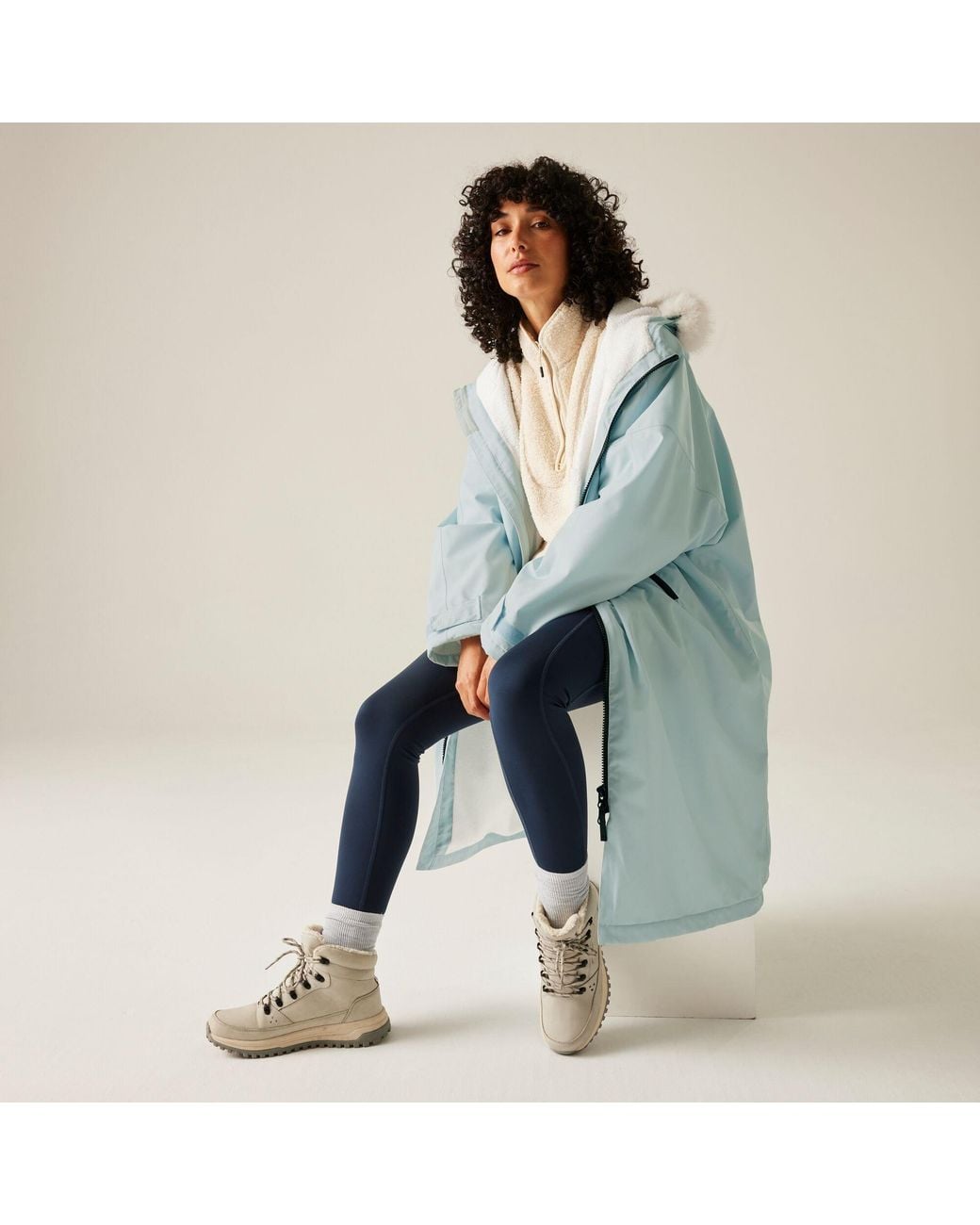 Regatta Blue Adult Waterproof Changing Robe Pro