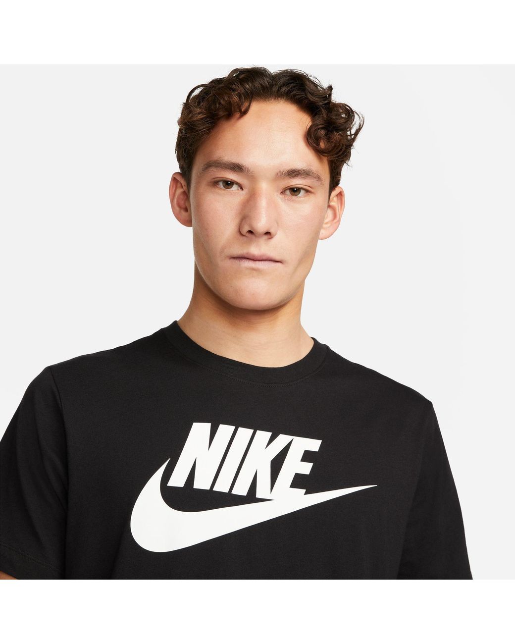 Nike Black Sportswear Club T-Shirt for men