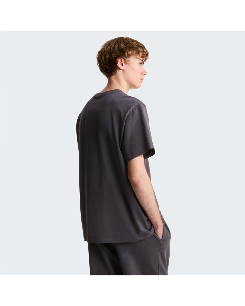 The North Face Black Tnf Ess Central Logo Tee for men