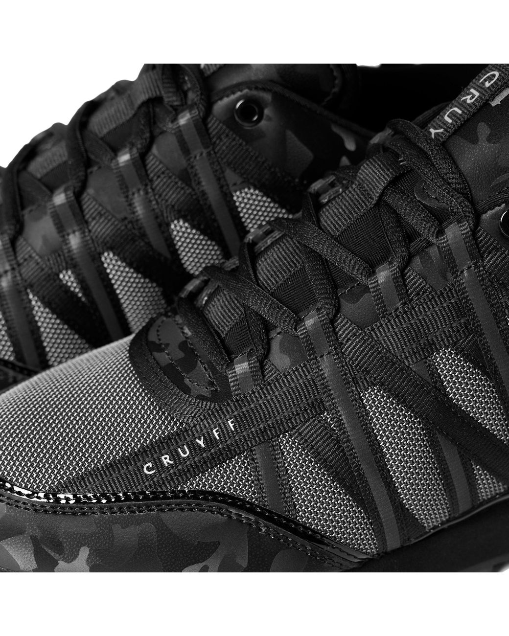 Cruyff Black Fearia Hex Tech Low-Top Trainers for men