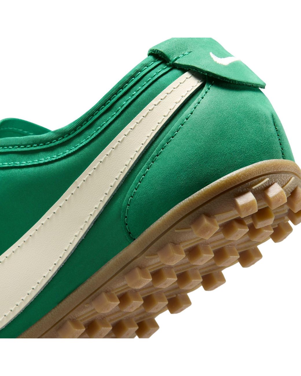 Nike Green Simple Sports Shoes