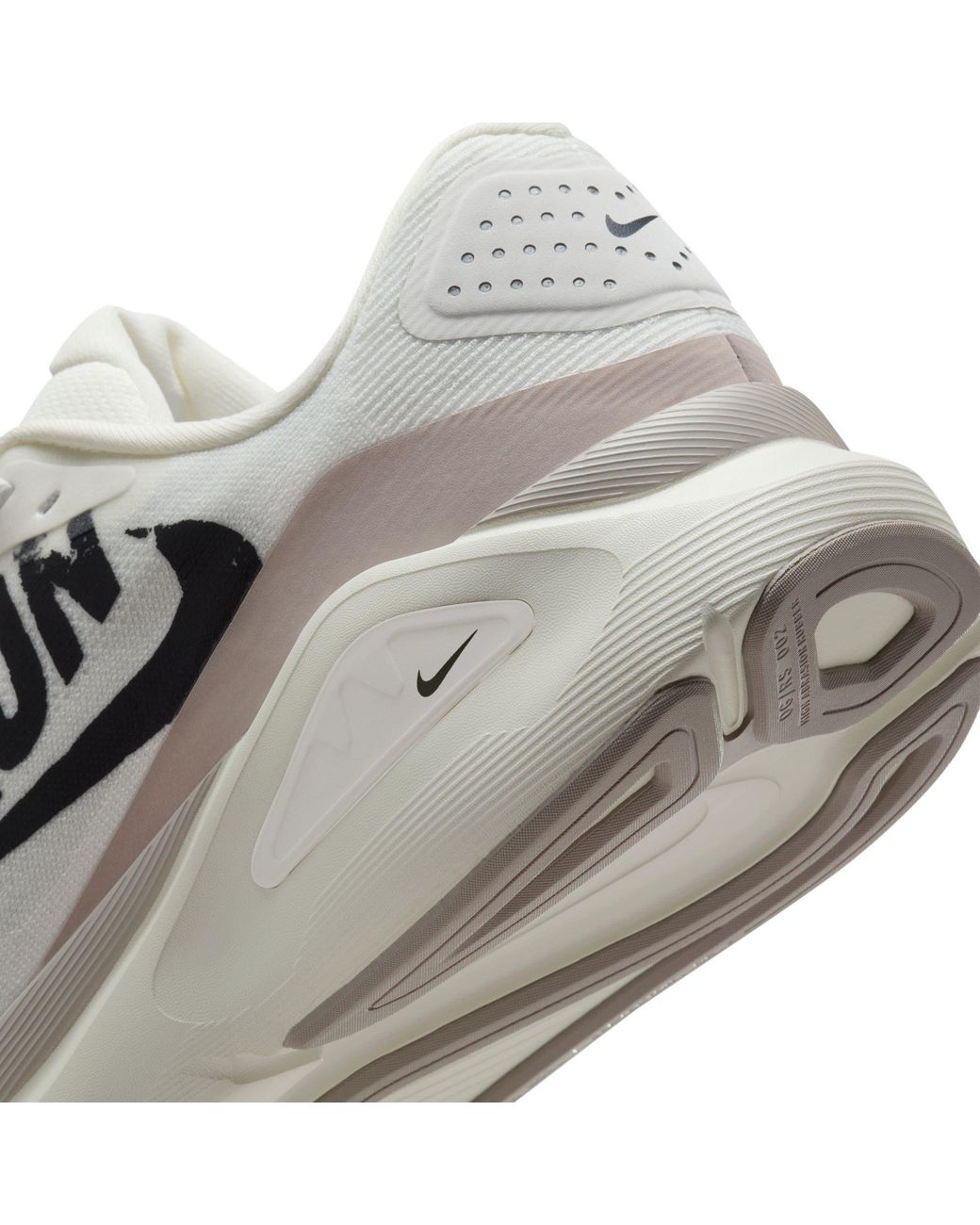 Nike White Structure 26 Rn Sn61 for men