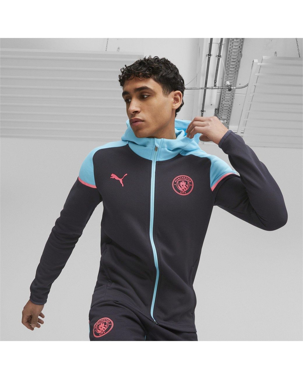 PUMA Blue Casuals Hooded Jkt Hoody for men