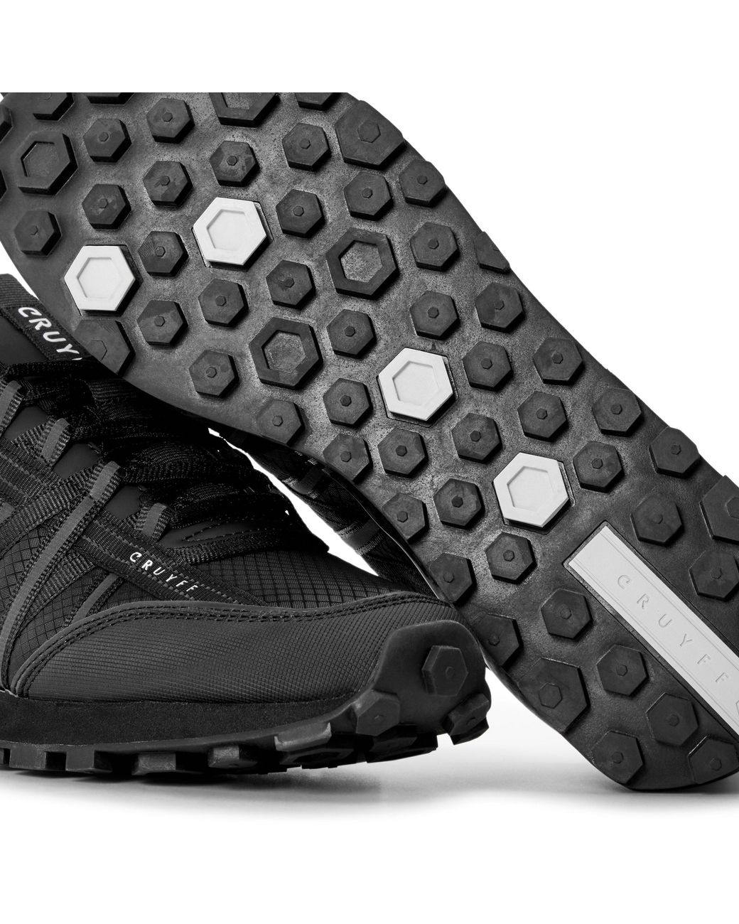 Cruyff Black Fearia Low-Top Trainers for men