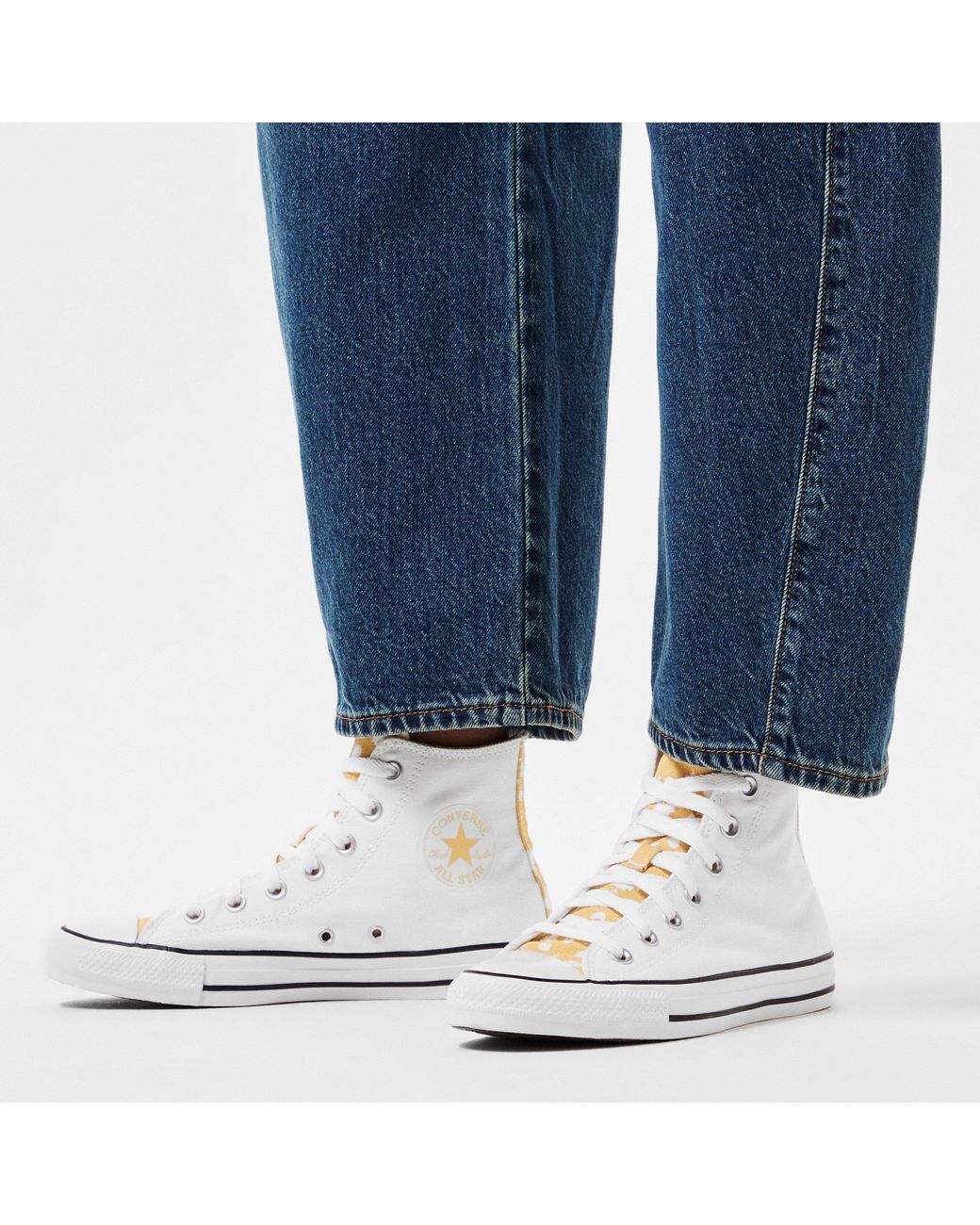 Converse White Chuck Classic Hi Tops