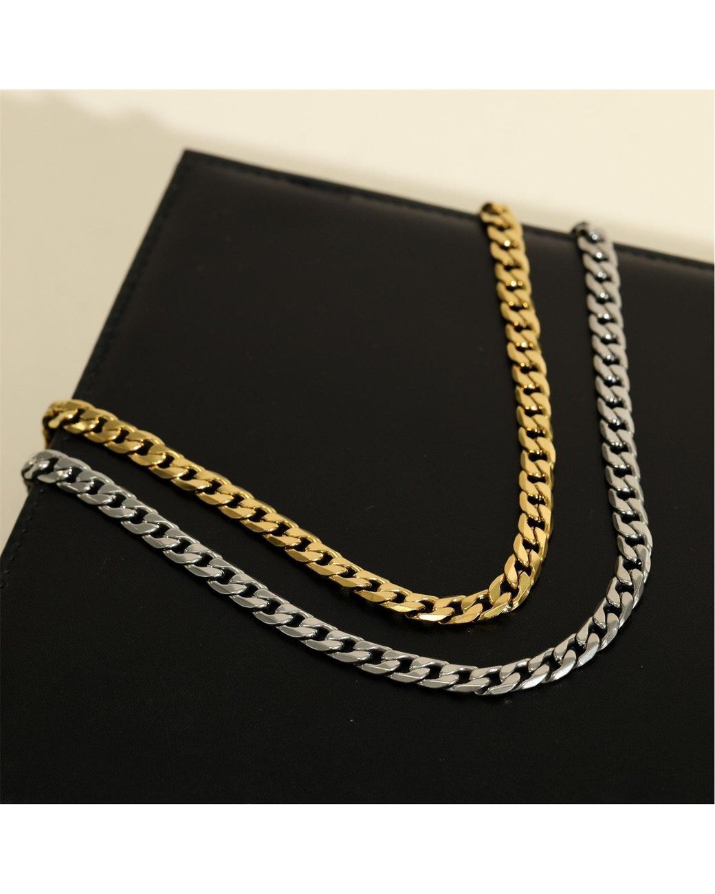 Inicio Metallic Waterproof Curb Chain Necklace for men