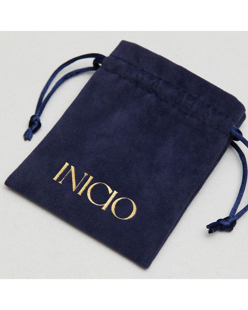 Inicio Metallic Waterproof Linked Bracelet for men